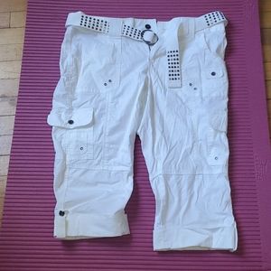 White Apt.9 capri pants